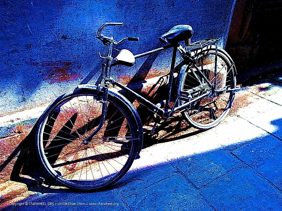 India, Varanasi, Thiruvannamalai, Pondycherry, Auroville, Delhi, Bikes, Chakras